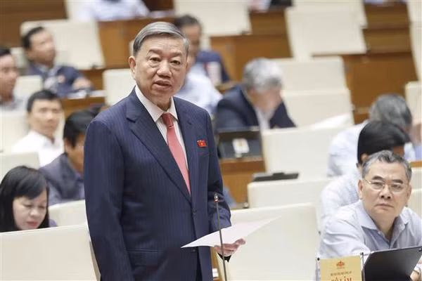 Le ministre de la Sécurité publique souligne la protection des données personnelles et la lutte contre la corruption ảnh 1