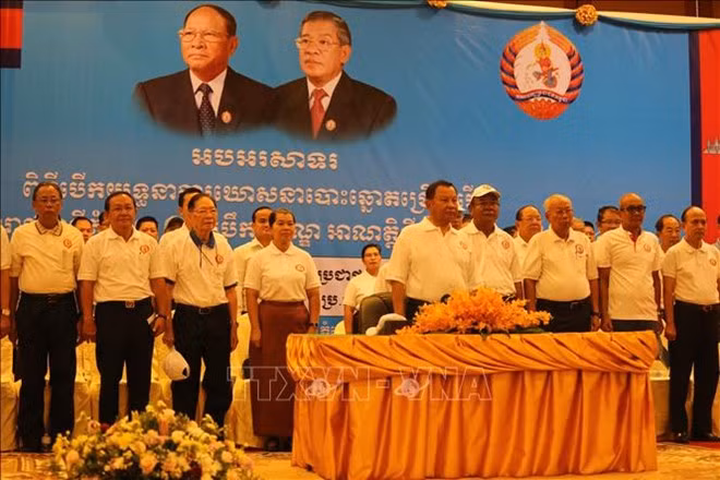Félicitations pour l’anniversaire de la naissance du Parti du peuple cambodgien ảnh 1 Félicitations pour l’anniversaire de la naissance du Parti du peuple cambodgien ảnh 1
