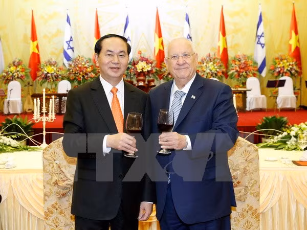 Des dirigeants vietnamiens reçoivent le président israélien ảnh 3