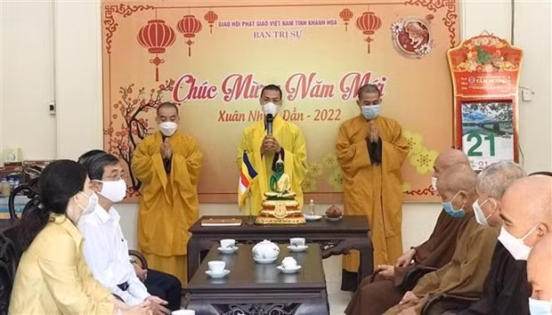 Khanh Hoa : des bonzes partent pour gérer des pagodes à Truong Sa ảnh 1 Khanh Hoa : des bonzes partent pour gérer des pagodes à Truong Sa ảnh 1