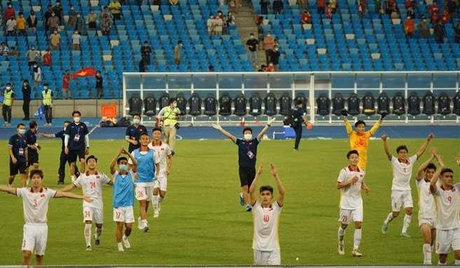 Football: Le Premier ministre félicite l’équipe des moins de 23 ans ảnh 1