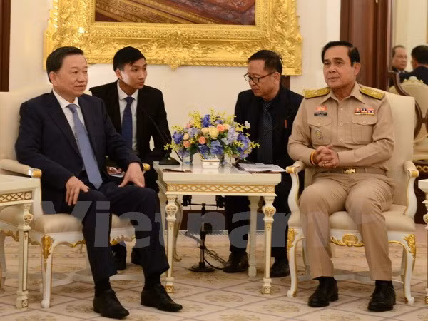 Le ministre de la Sécurité publique To Lam en visite en Thaïlande ảnh 1