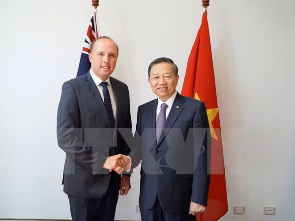 Le ministre de la Sécurité publique en visite de travail en Australie ảnh 1