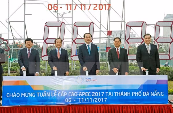Le président inspecte les préparatifs de la Semaine des dirigeants de l’APEC ảnh 1