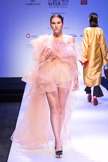 La Semaine internationale de la mode enchante la mégapole du Sud ảnh 1