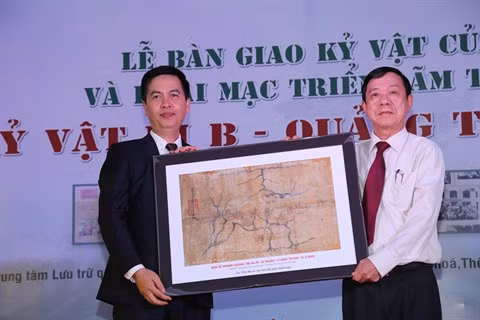 Une exposition sur les reliques de guerre à Quang Tri ảnh 2