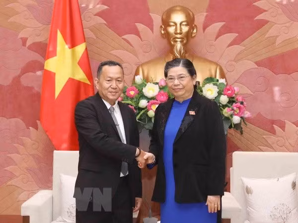 ​Une délégation de l’agence de presse laotienne KPL en visite au Vietnam ảnh 1