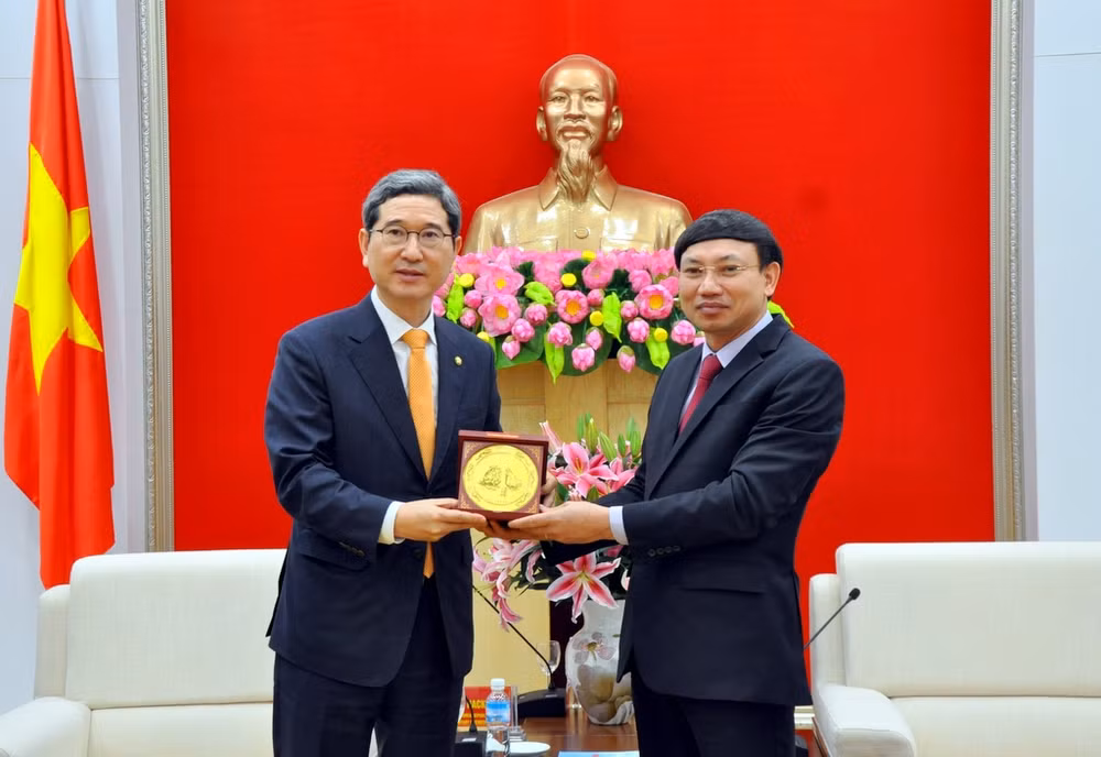 Des députés sud-coréens en visite dans la province de Quang Ninh ảnh 1