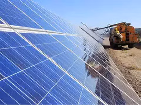 La société indienne Waaree Energies met en activité une centrale solaire au Vietnam ảnh 1