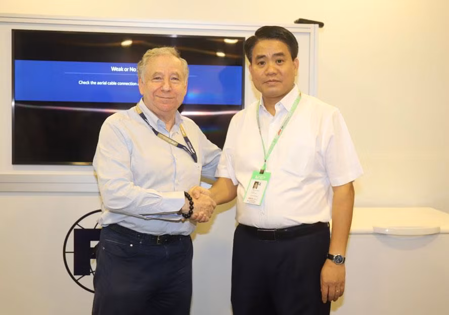 Hanoï étudie les expériences singapouriennes en matière d’organisation d’un Grand Prix de F1 ảnh 1