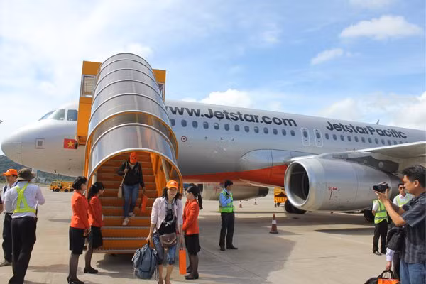 La compagnie aérienne à bas prix Jetstar Pacific coopère avec la compagnie aérienne Emirates ảnh 1