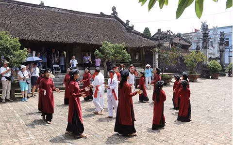 Un circuit explore le chant xoan à Phu Tho ảnh 1