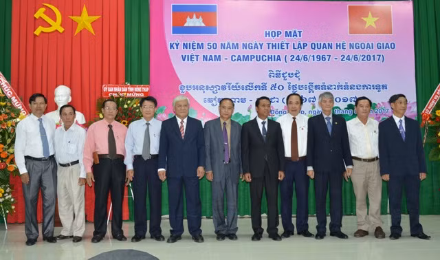 Dong Thap: célébration du 50e anniversaire des relations diplomatiques Vietnam-Cambodge ảnh 1