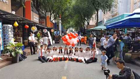 De nombreuses activités en l'honneur de la Journée de la famille vietnamienne ảnh 1
