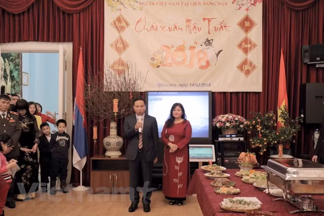 Rencontre des Vietnamiens en Russie à l’occasion du Têt du Chien 2018 ảnh 1