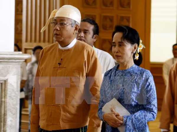 Le président birman U Htin Kyaw effectue une visite d'Etat au Laos ảnh 1