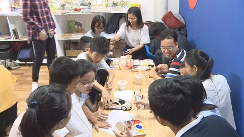 Une première bibliothèque pour les enfants autistes ảnh 1