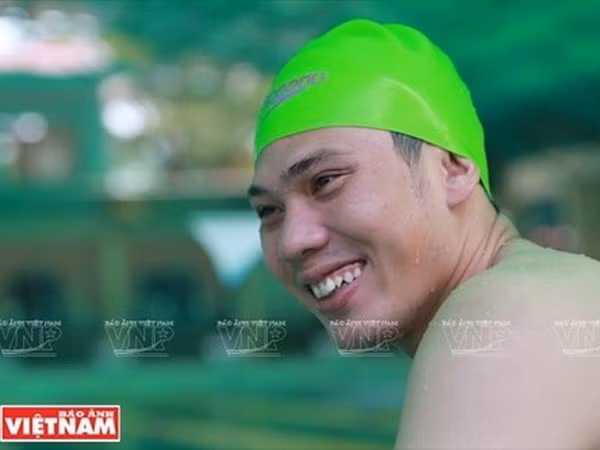 De nouvelles médailles pour le Vietnam aux Championnats d'haltérophilie et de natation handisport ảnh 1