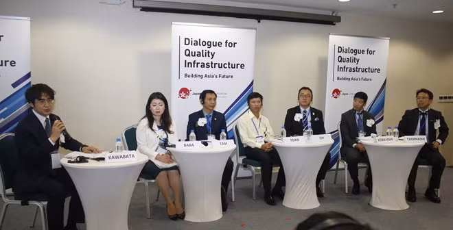 Des experts vietnamiens et japonais parlent d'investir dans des infrastructures de haute qualité ảnh 1