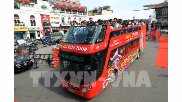 Ouverture prochaine d’une nouvelle ligne de bus à deux étages pour les touristes ảnh 1
