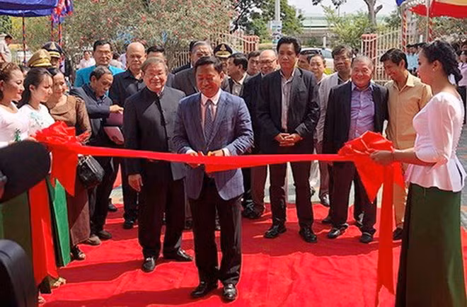 Le Cambodge inaugure une nouvelle radio financée par le Vietnam ảnh 1