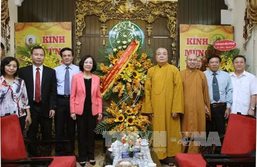 Anniversaire du Bouddha : des dirigeants vietnamiens formulent leurs vœux aux bouddhistes ảnh 1