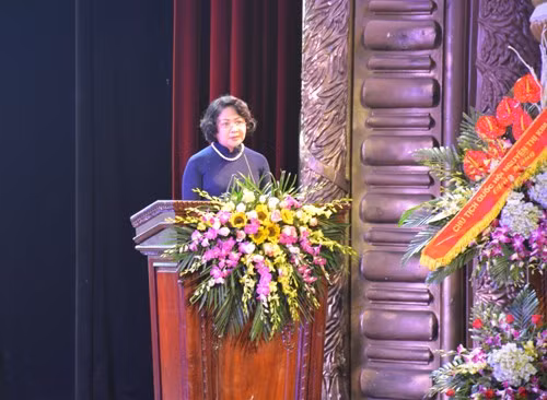 Le Fonds national pour les enfants vietnamiens souffle ses 25 bougies ảnh 1