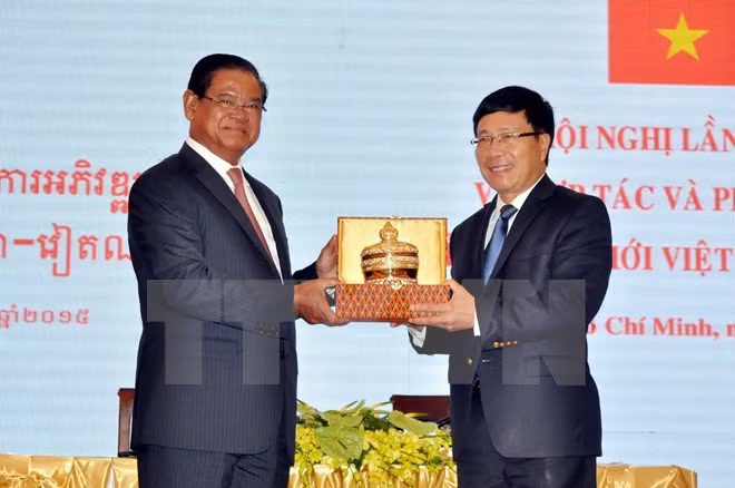 Communiqué conjoint de la conférence des provinces frontalières Vietnam-Cambodge ảnh 1