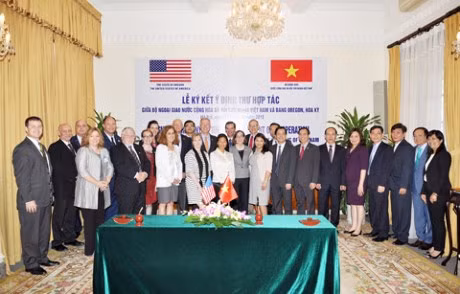 Renforcement de la coopération avec l'Etat américain de l'Oregon ảnh 1