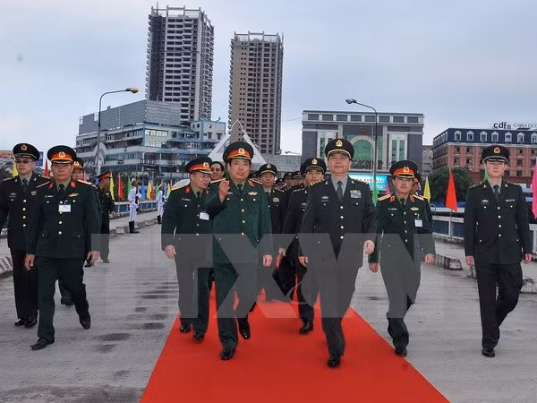 Vietnam-Chine: conversation téléphonique entre les ministres de la Défense ảnh 1