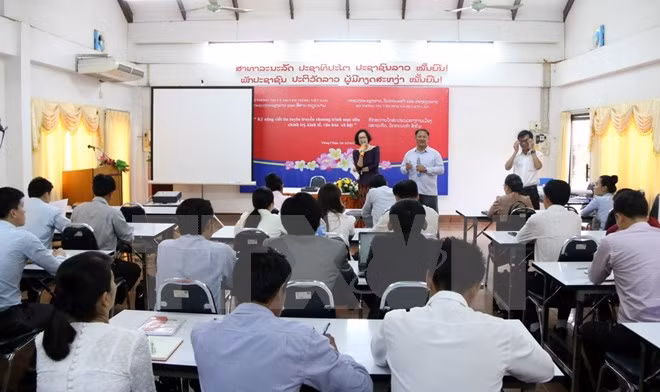 Vietnam et Laos scellent une coopération dans l’information ảnh 1
