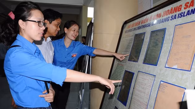 Exposition «Hoàng Sa, Truong Sa du Vietnam - Preuves historiques et juridiques» à Hà Tinh ảnh 1