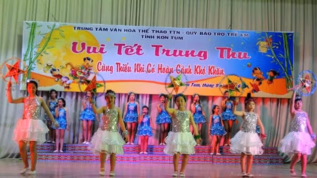 Fête de la mi-automne: Pour le bonheur des enfants ảnh 1