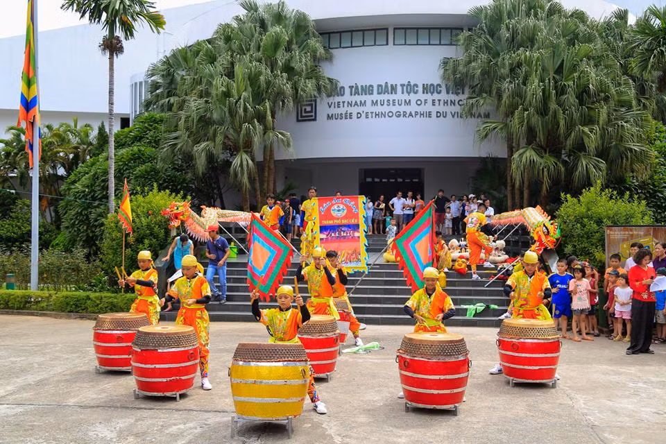 "Couleurs culturelles de Bac Liêu" au Musée d’ethnographie du Vietnam ảnh 1
