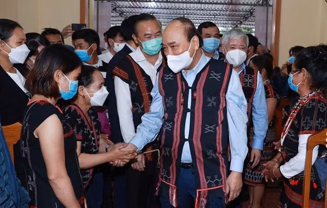 Le président Nguyên Xuân Phuc à la Journée du grand bloc d’union nationale à Quang Nam ảnh 1
