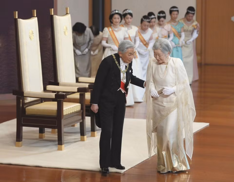 L'empereur du Japon Akihito compose des vers sur le Vietnam ảnh 1