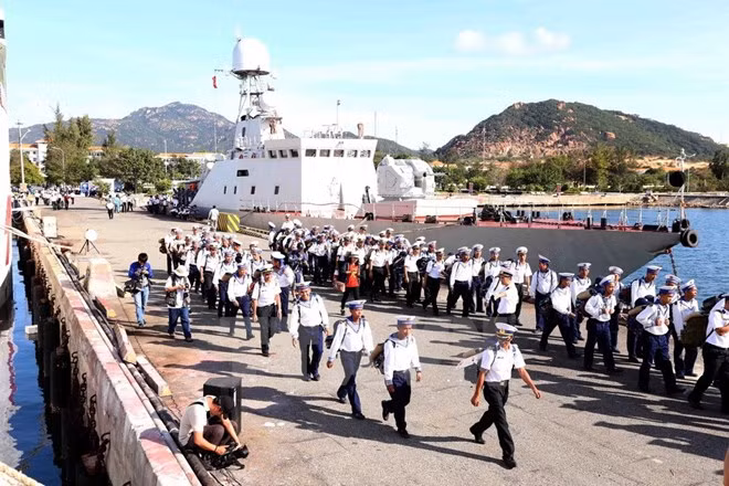 Cadeaux du Têt envoyés aux habitants et aux soldats de Truong Sa ảnh 1