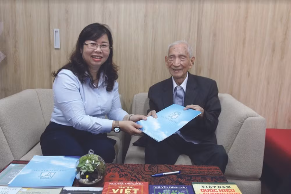 Nguyên Đinh Đâu, le grand connaisseur de la souveraineté vietnamienne ảnh 4