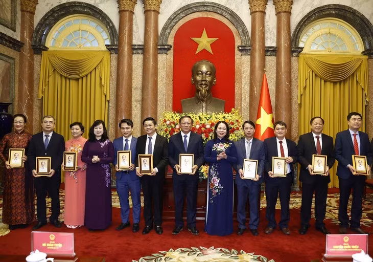 Journée des médecins vietnamiens: Vo Thi Anh Xuân rencontre des représentants du secteur médical ảnh 1