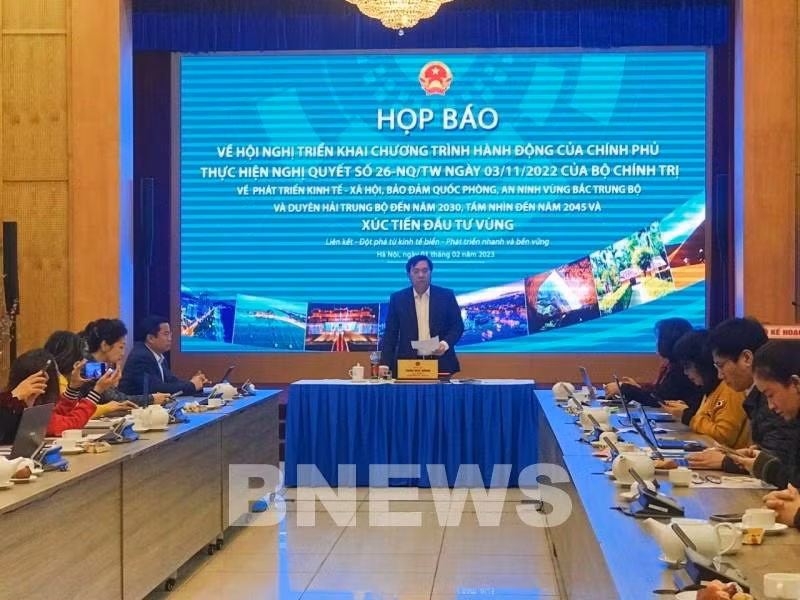 Accélérer le développement socio-économique du Centre septentrional et du littoral du Centre ảnh 1