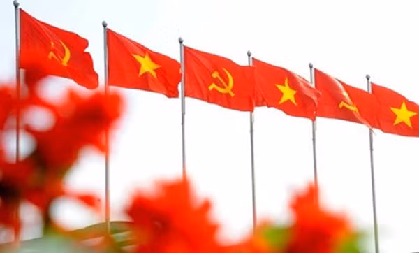 Un responsable lao apprécie les réalisations du Parti communiste du Vietnam ảnh 1