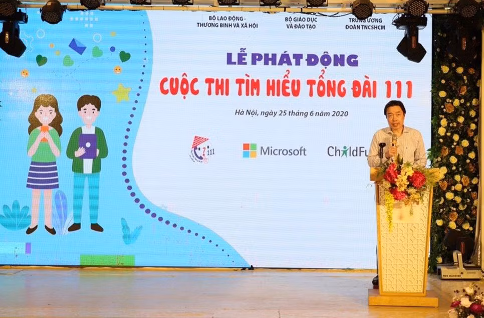 Concours d’études sur le central téléphonique national pour la protection de l'enfance - 111 ảnh 1