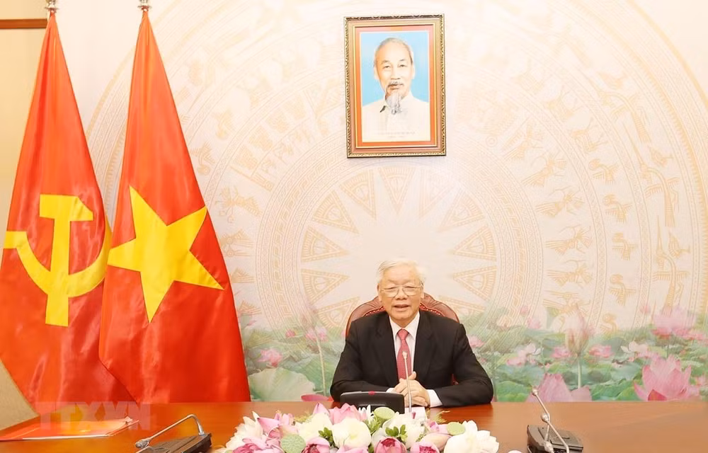 Le leader du PCV s'entretient par téléphone avec le président russe ảnh 1