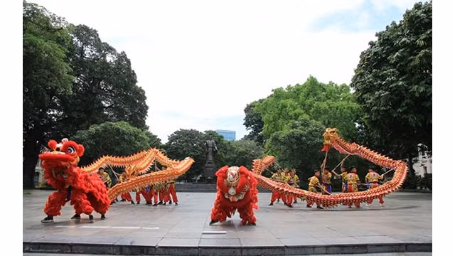 Diverses activités culturelles en juin dans les rues piétonnes de Hô Guom ảnh 1