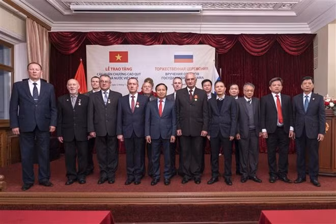 La distinction honorifique décernée au Service fédéral russe de protection des hauts fonctionnaires ảnh 1