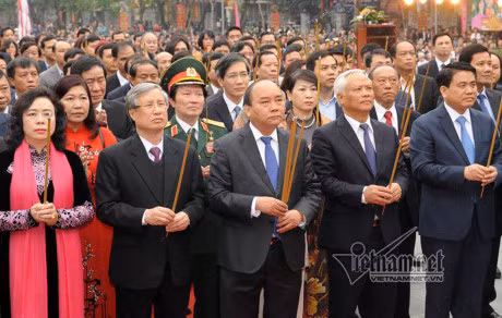 Célébration des 228 ans de la victoire de Ngoc Hôi-Dông Da ảnh 1