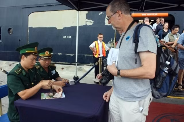 La délivrance expérimentale de l’e-visa : une percée permettant d’attirer les touristes étrangers ảnh 1