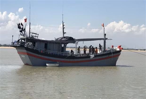 Le PM exhorte les efforts d'intervention alors que la tempête tropicale se dirige vers le Centre ảnh 1