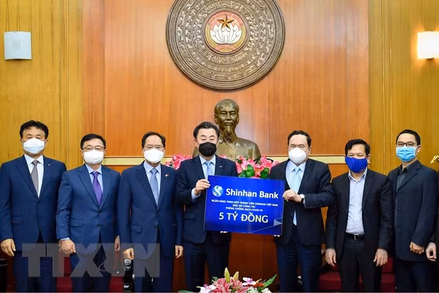 La République de Corée soutient financièrement la lutte du Vietnam contre le COVID-19 ảnh 1