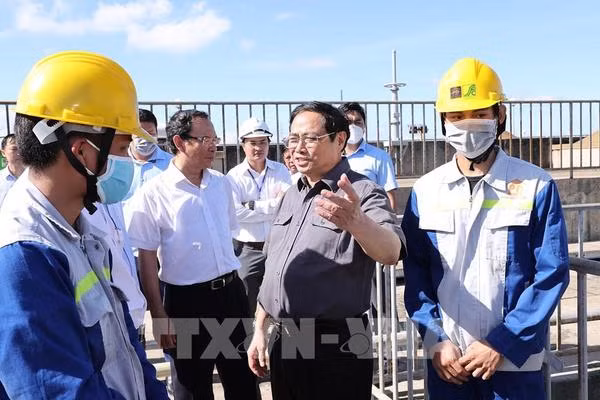 Le PM Pham Minh Chinh examine certains projets d'infrastructures à HCM-Ville ảnh 1